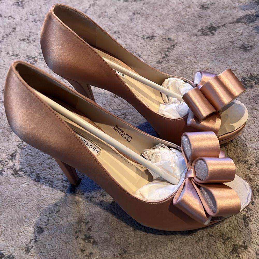 Vera Wang Light Pink Blush Satin Bow Platform HighHeels 7 1/2 Wedding - Picture 3 of 6